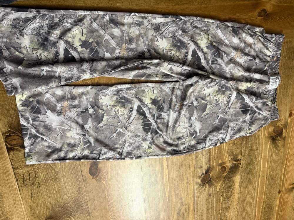 Women’s EZwear Camouflage Pants Size L Woodland Leaf Print